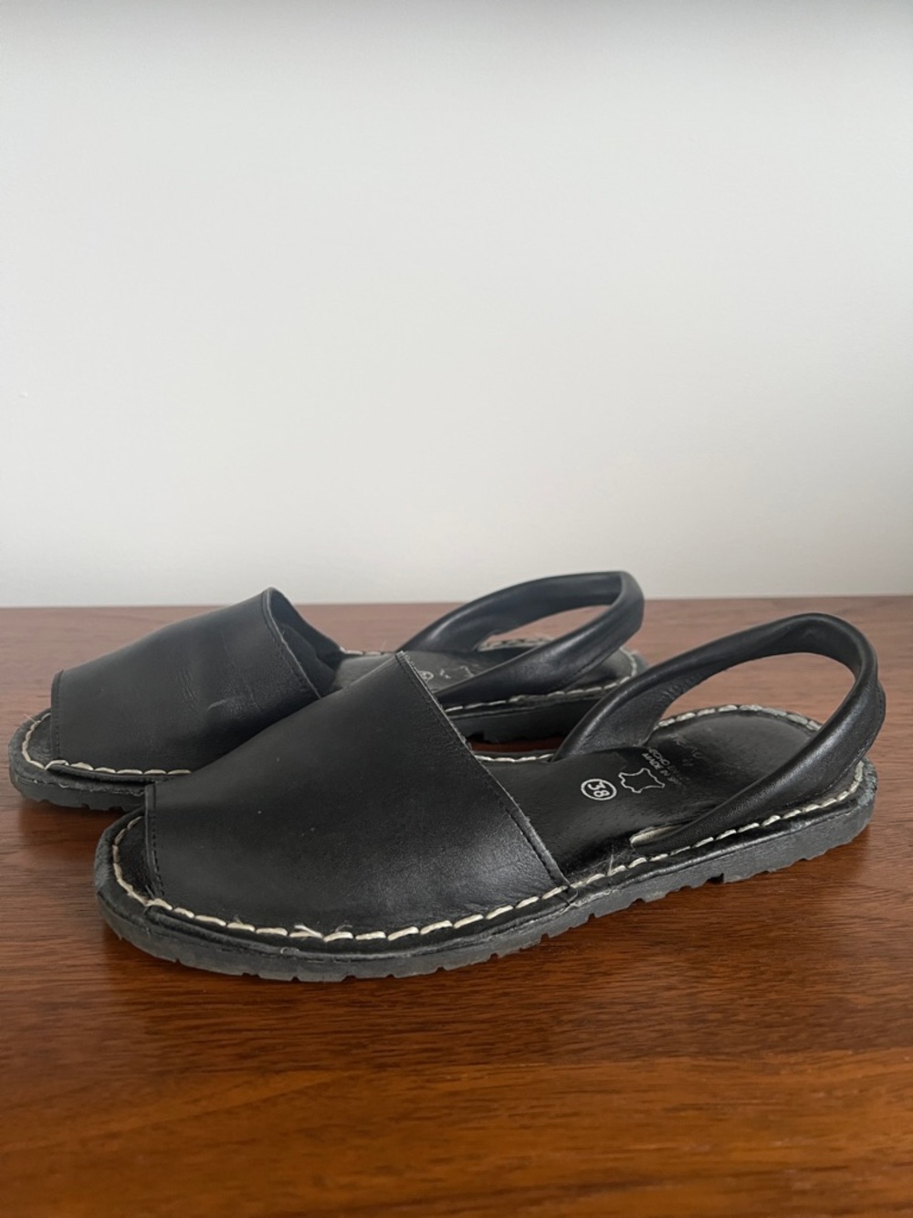 Black Leather Spanish Slingback Sandals - EU38